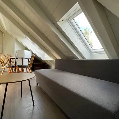 Stunning Hilltop Nest Unparalleled Views - Ideal For Tourists Business Appartement *
